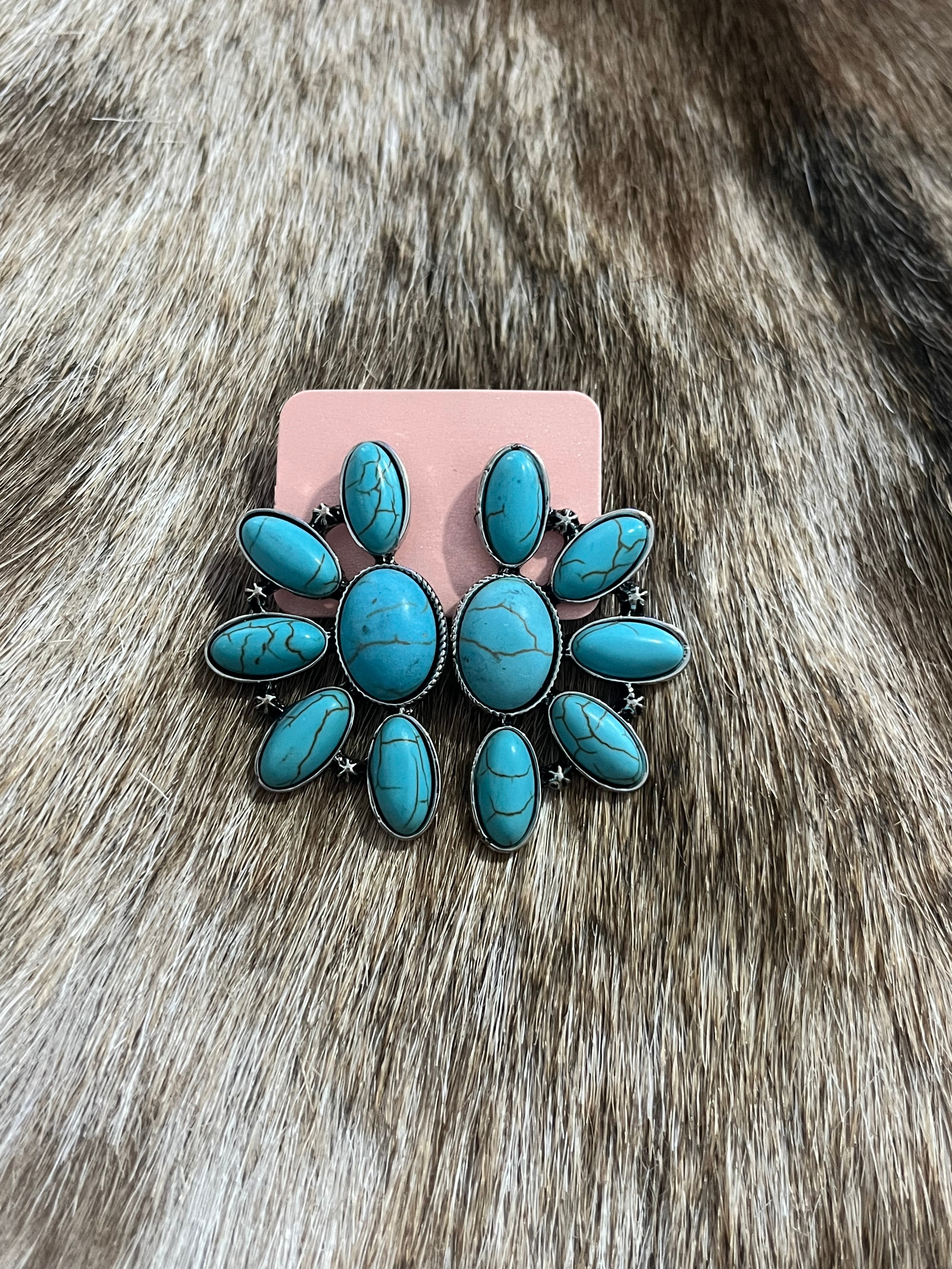 Oversized Western Stud